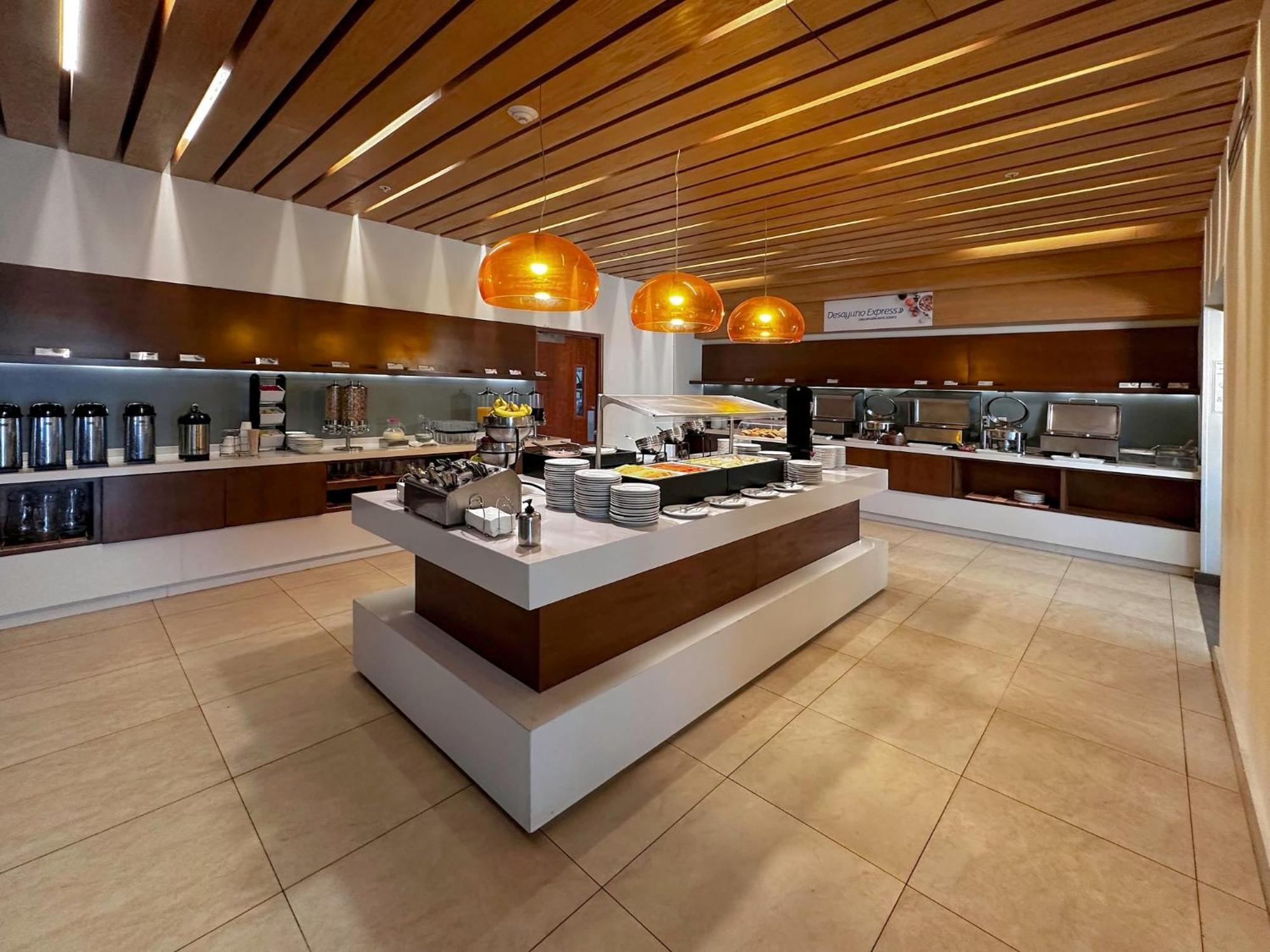 Holiday Inn Express Merida By Ihg Exterior foto