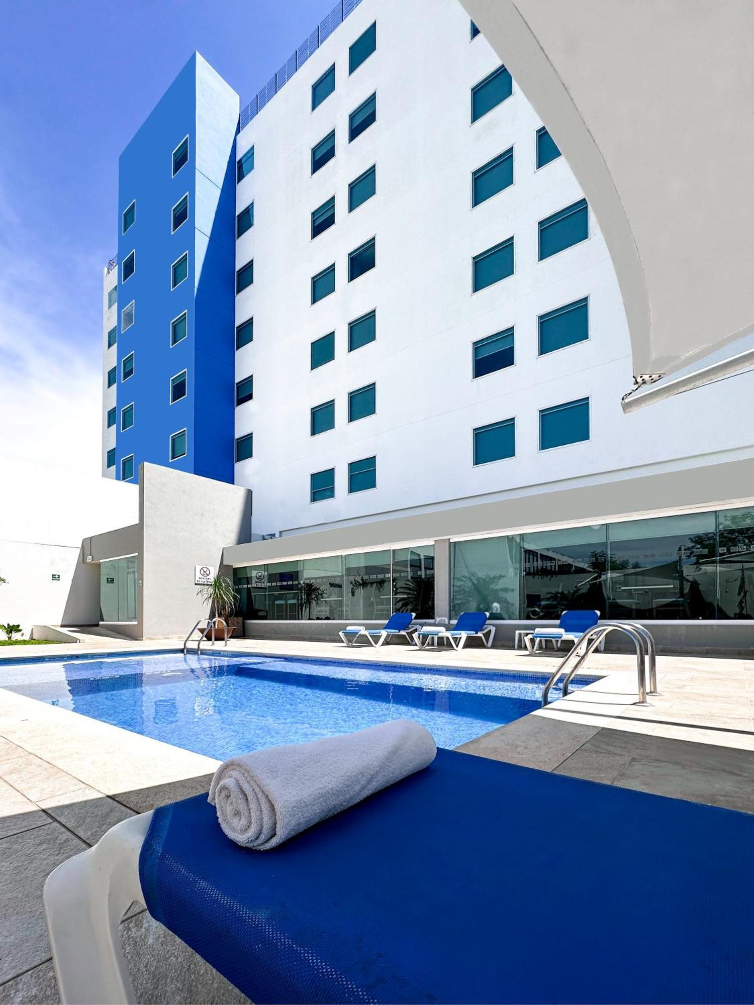 Holiday Inn Express Merida By Ihg Exterior foto